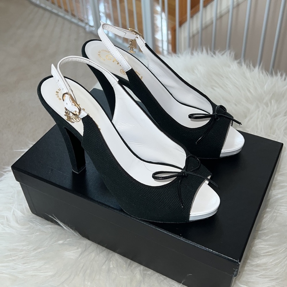 Chanel sandals - Picture 2 of 6